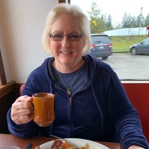 Meet your Posher, Debbie